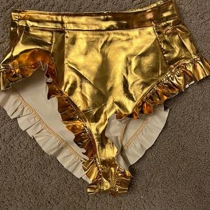 Gold shiny shorts super cute be bold